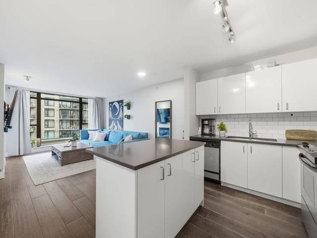 Apartment for sale in North Vancouver, North Vancouver, 405 155 W 1st Street, 263143526 | Realtylink.org