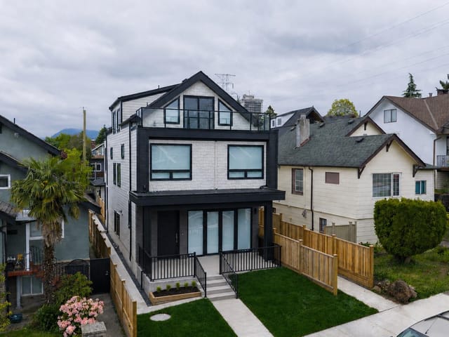 1/2 Duplex for sale in Vancouver, Vancouver East, 1 3645 Dundas Street, 263143725 | Realtylink.org