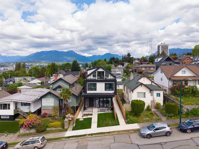 1/2 Duplex for sale in Vancouver, Vancouver East, 1 3645 Dundas Street, 263143725 | Realtylink.org