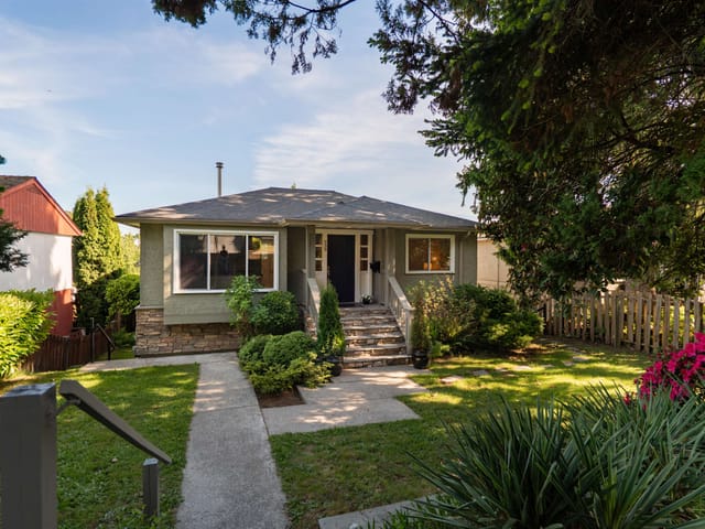 House for sale in North Vancouver, North Vancouver, 939 Calverhall Street, 263143754 | Realtylink.org