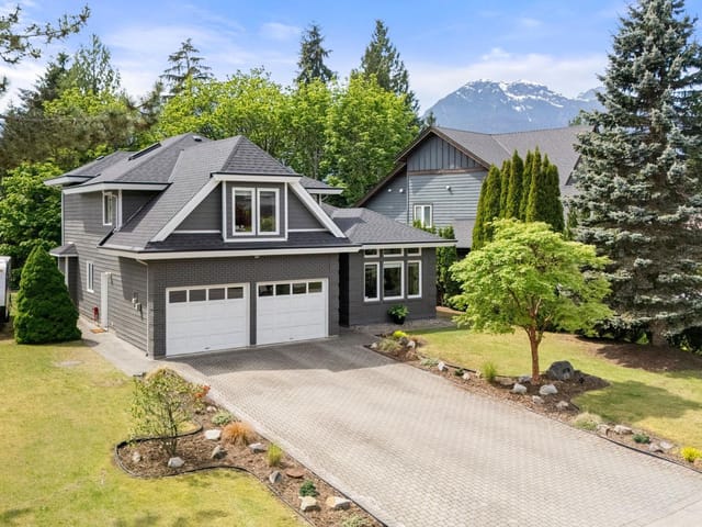 House for sale in Squamish, Squamish, 1070 Glacier View Drive, 263143801 | Realtylink.org