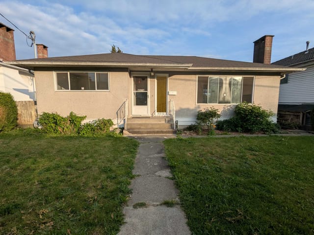 House for sale in Burnaby, Burnaby East, 8052 11th Avenue, 263143936 | Realtylink.org