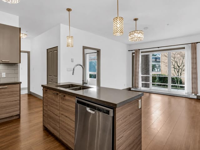 Apartment for sale in Burnaby, Burnaby South, 103 6875 Dunblane Avenue, 263143939 | Realtylink.org