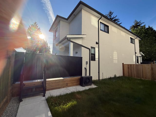 1/2 Duplex for rent in Surrey, North Surrey, 101 9727 129a Stree, 263144027 | Realtylink.org