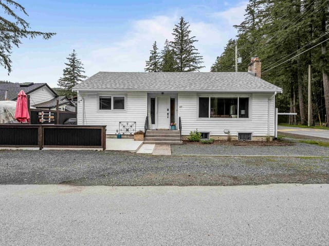 House for sale in Cultus Lake, Cultus Lake & Area, 404 Birch Street, 263144181 | Realtylink.org