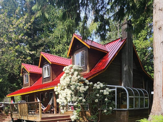 House for sale in Roberts Creek, Sunshine Coast, 1261 Roberts Creek Road, 263144214 | Realtylink.org