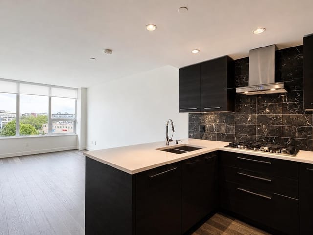 Apartment for sale in Richmond, Richmond, 709 7488 Lansdowne Road, 263144414 | Realtylink.org