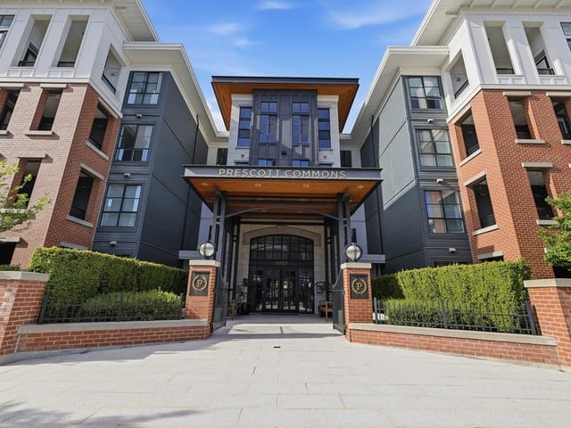 Apartment for sale in Surrey, South Surrey White Rock, 304 15137 33 Avenue, 263144569 | Realtylink.org