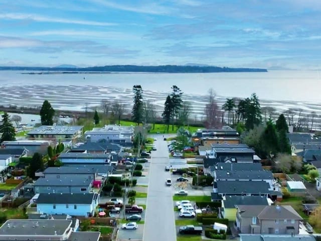 House for sale in White Rock, South Surrey White Rock, 15422 Pacific Avenue, 263144576 | Realtylink.org