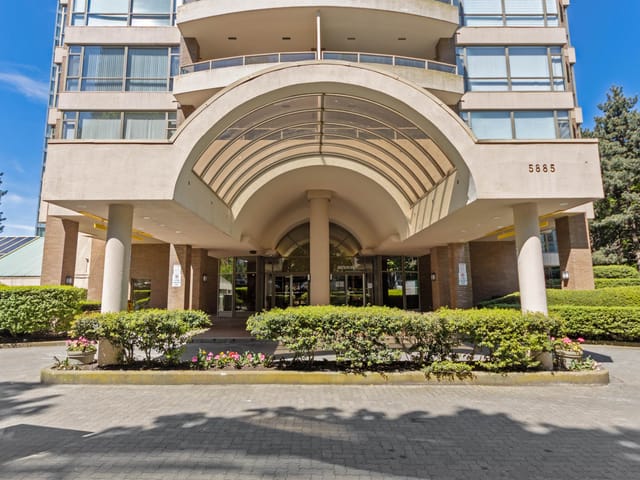 Apartment for sale in Burnaby, Burnaby South, 202 5885 Olive Avenue, 263144594 | Realtylink.org