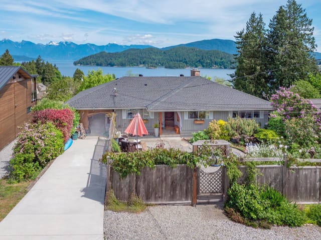House for sale in Gibsons, Sunshine Coast, 616 N Fletcher Road, 263144668 | Realtylink.org