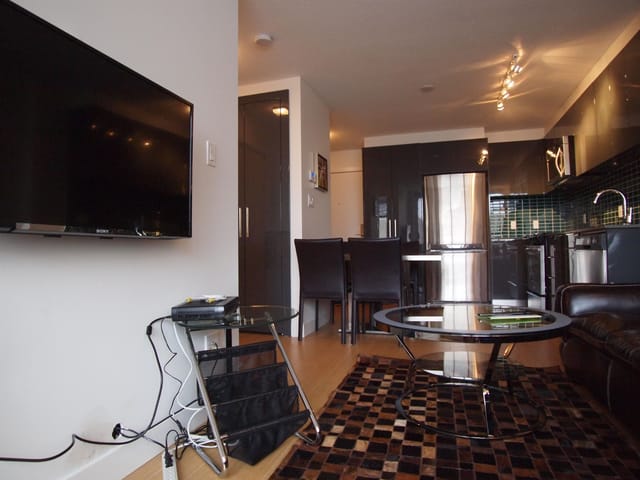 Apartment for rent in Vancouver, Vancouver West, 510 1325 Rolston Street, 263144721 | Realtylink.org