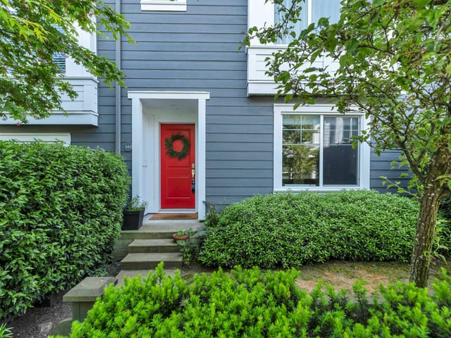 Townhouse for sale in Surrey, South Surrey White Rock, 103 15268 28 Avenue, 263144772 | Realtylink.org