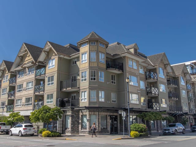 Apartment for sale in Squamish, Squamish, 203 38003 Second Avenue, 263144832 | Realtylink.org