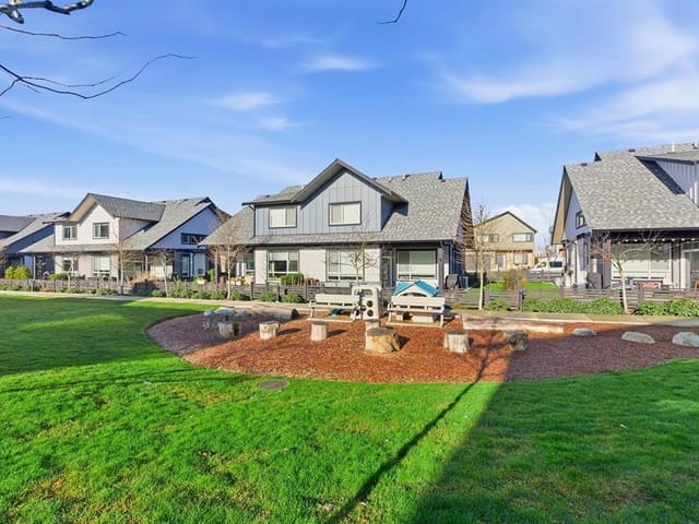1/2 Duplex for sale in Delta, Tsawwassen, 2478a Wren Drive, 263144855 | Realtylink.org