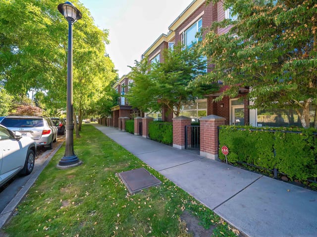 Apartment for sale in Richmond, Richmond, 310 6611 Eckersley Road, 263144949 | Realtylink.org