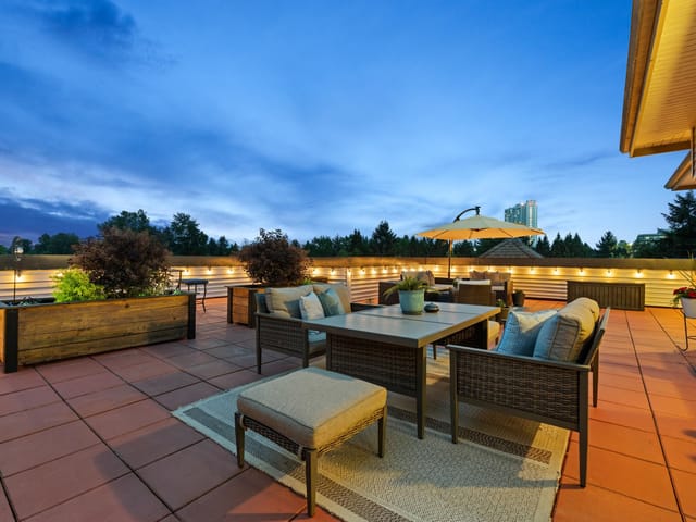 Apartment for sale in Surrey, North Surrey, 404 15220 Guildford Drive, 263145169 | Realtylink.org