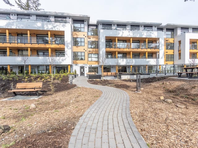 Apartment for rent in Surrey, South Surrey White Rock, 441 2635 King George Boulevard, 263145232 | Realtylink.org