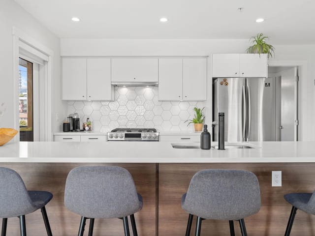 Apartment for sale in North Vancouver, North Vancouver, 307 1519 Crown Street, 263145276 | Realtylink.org