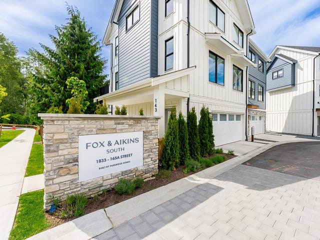 Townhouse for sale in Surrey, South Surrey White Rock, 101 1833 165a Street, 263145285 | Realtylink.org
