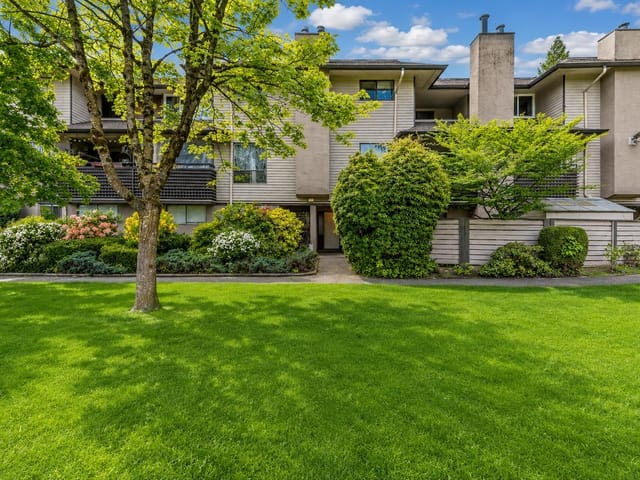 Townhouse for sale in Surrey, North Surrey, 10582 Holly Park Lane, 263145292 | Realtylink.org