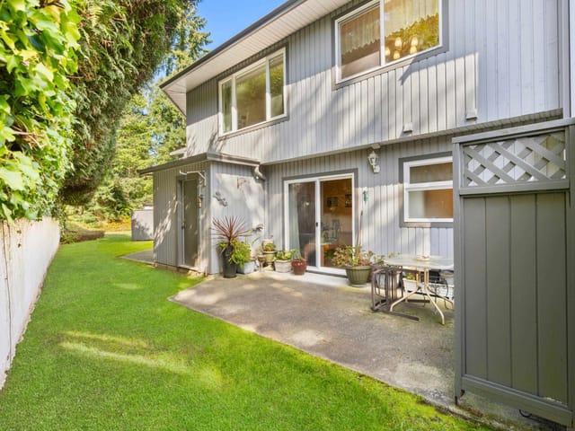 Townhouse for sale in Sechelt, Sunshine Coast, 38 5761 Wharf Avenue, 263145331 | Realtylink.org