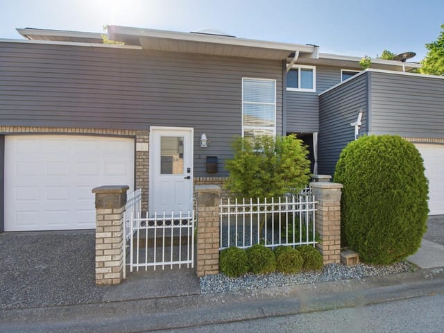 Townhouse for sale in Delta, Ladner, 14 6320 48a Avenue, 263145393 | Realtylink.org