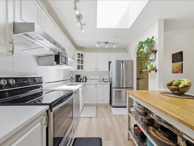 Apartment for sale in North Vancouver, North Vancouver, 309 1550 Fell Avenue, 263145403 | Realtylink.org