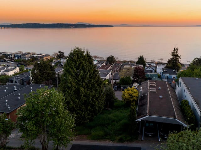 Lot for sale in White Rock, South Surrey White Rock, 15519 Columbia Avenue, 263145446 | Realtylink.org