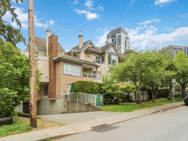 Apartment for sale in Burnaby, Burnaby South, 106 5568 Barker Avenue, 263145859 | Realtylink.org