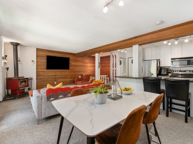 Townhouse for sale in Whistler, Whistler, 3 8138 Cedar Springs Road, 263146132 | Realtylink.org