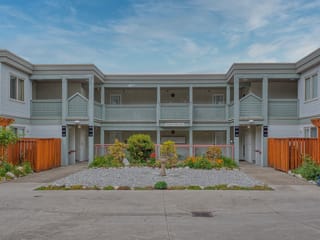 Apartment for sale in Sechelt, Sunshine Coast, 121 5780 Trail Avenue, 263146197 | Realtylink.org