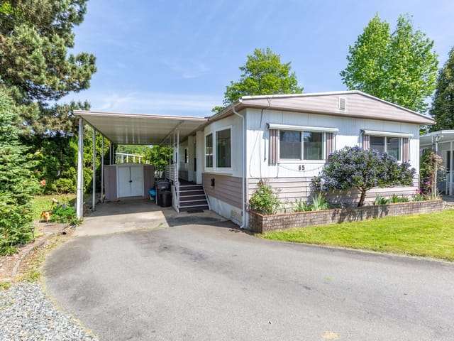 Manufactured Home for sale in White Rock, South Surrey White Rock, 65 1840 160th Street, 263146216 | Realtylink.org