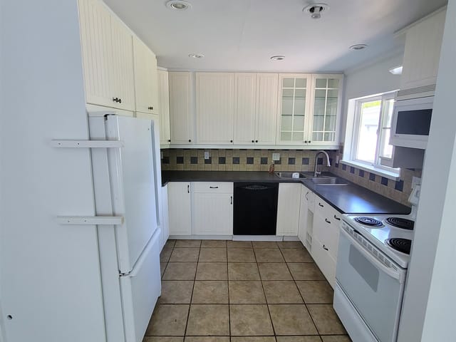 House for rent in White Rock, South Surrey White Rock, 15439 Oxenham Avenue, 263146270 | Realtylink.org