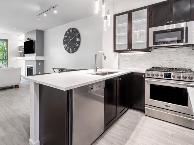 Apartment for sale in Port Moody, Port Moody, 424 801 Klahanie Drive, 263146441 | Realtylink.org