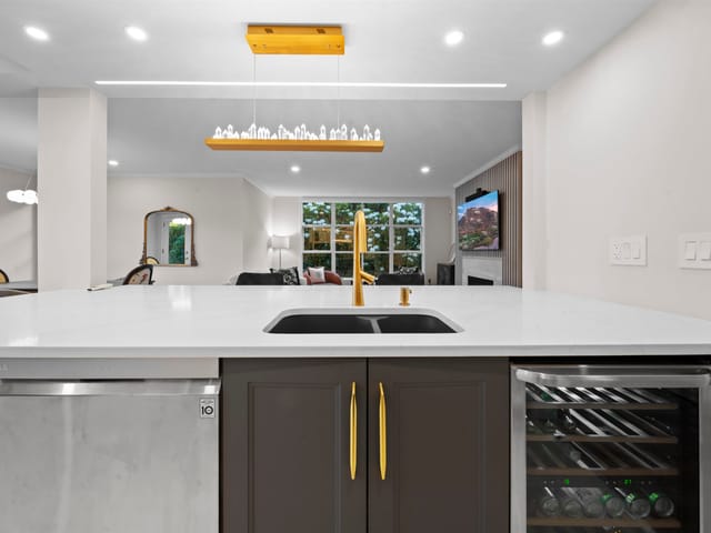 Apartment for sale in North Vancouver, North Vancouver, 103 3399 Capilano Crescent, 263146883 | Realtylink.org