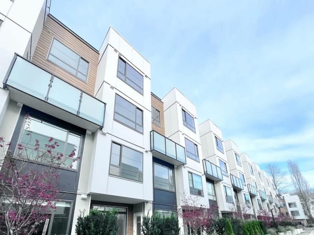 Townhouse for rent in Surrey, Surrey, 308 6338 King George Boulevard, 263147024 | Realtylink.org