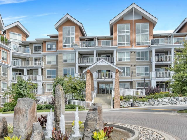 Apartment for sale in Surrey, Cloverdale, 105 6490 194 Street, 263147124 | Realtylink.org