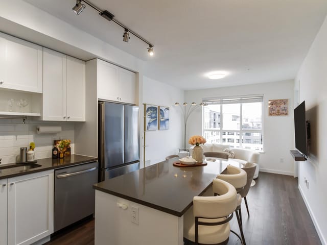 Apartment for sale in Surrey, Surrey, 504 15738 85 Avenue, 263147165 | Realtylink.org