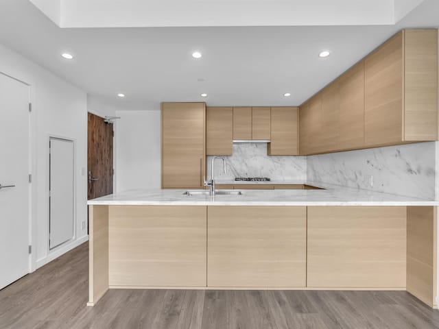 Apartment for sale in Port Moody, Port Moody, 2106 305 Morrissey Road, 263147275 | Realtylink.org