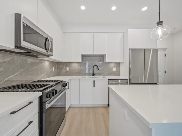 Apartment for sale in Surrey, South Surrey White Rock, 401 3438 146a Street, 263147299 | Realtylink.org