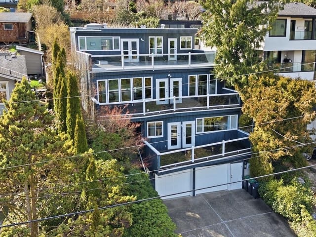 House for sale in North Vancouver, North Vancouver, 2341 Caledonia Avenue, 263147354 | Realtylink.org