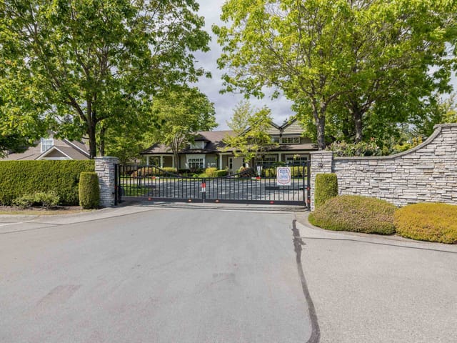 Townhouse for sale in Surrey, South Surrey White Rock, 55 14877 33 Avenue, 263147361 | Realtylink.org