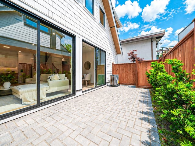 1/2 Duplex for sale in Vancouver, Vancouver East, 1935 E 4th Avenue, 263147396 | Realtylink.org