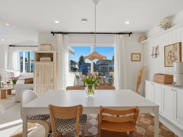 House for sale in White Rock, South Surrey White Rock, 863 Lee Street, 263147573 | Realtylink.org