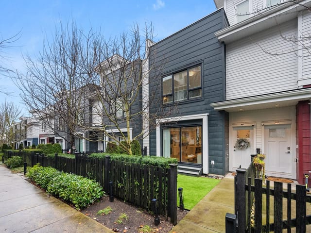 Townhouse for sale in Surrey, South Surrey White Rock, 112 2280 163 Street, 263147606 | Realtylink.org