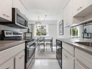 Apartment for sale in White Rock, South Surrey White Rock, 104 1355 Fir Street, 263147639 | Realtylink.org