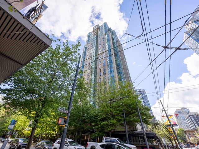 Apartment for sale in Vancouver, Vancouver West, 708 1188 Howe Street, 263147694 | Realtylink.org