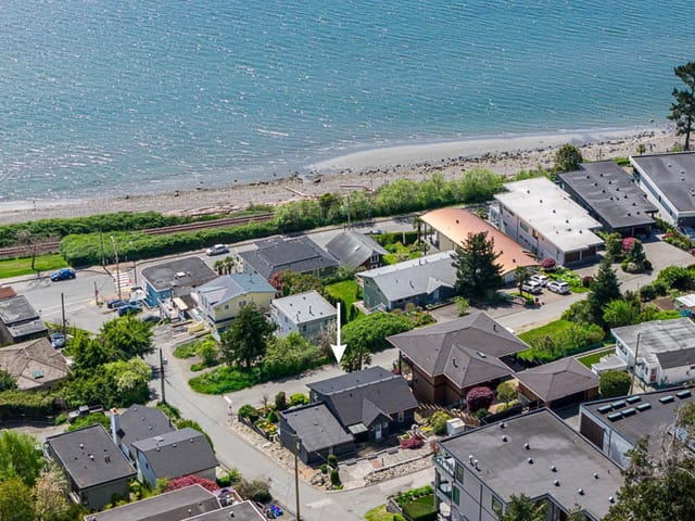House for sale in White Rock, South Surrey White Rock, 14535 Sunset Drive, 263147706 | Realtylink.org