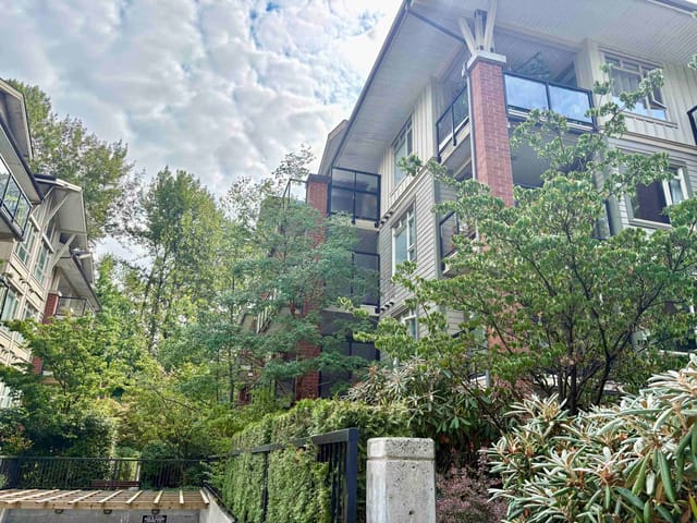 Apartment for sale in Port Moody, Port Moody, 202 200 Capilano Road, 263147821 | Realtylink.org